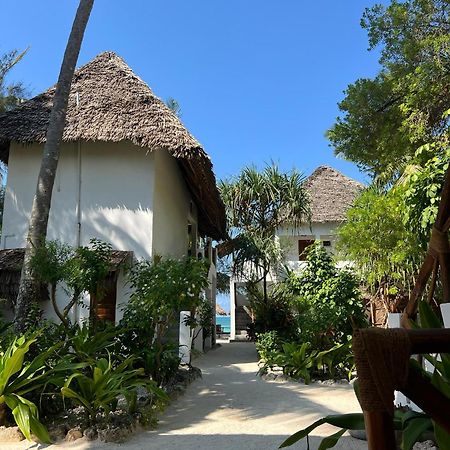 Helwas Zanzibar Beach Hotel Bwejuu Exterior photo