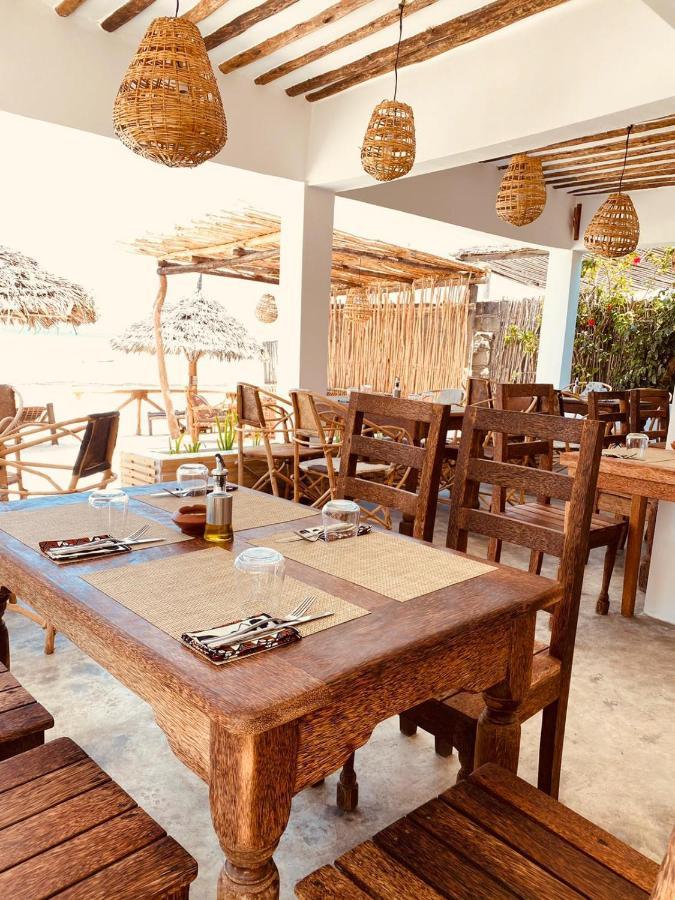 Helwas Zanzibar Beach Hotel Bwejuu Exterior photo