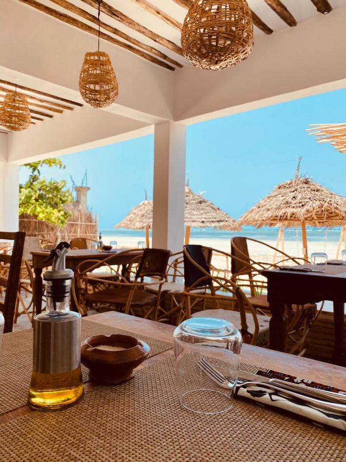 Helwas Zanzibar Beach Hotel Bwejuu Exterior photo