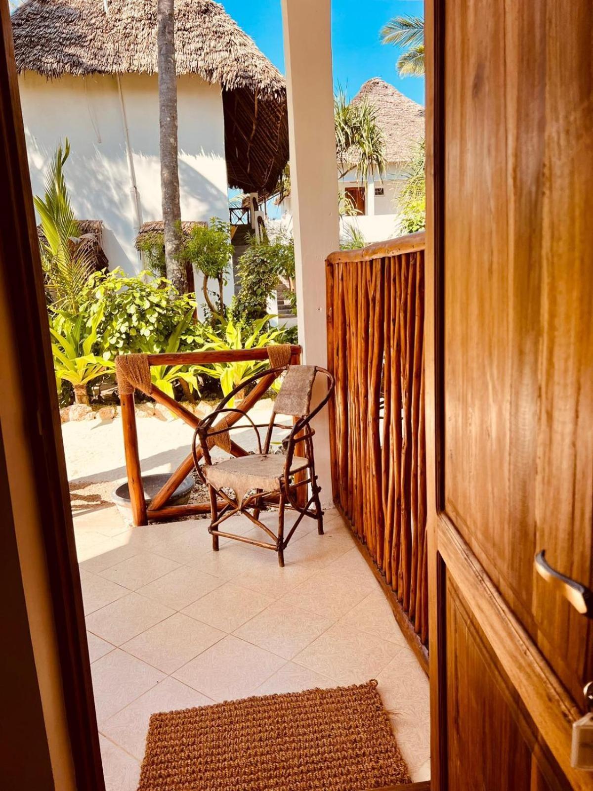 Helwas Zanzibar Beach Hotel Bwejuu Exterior photo