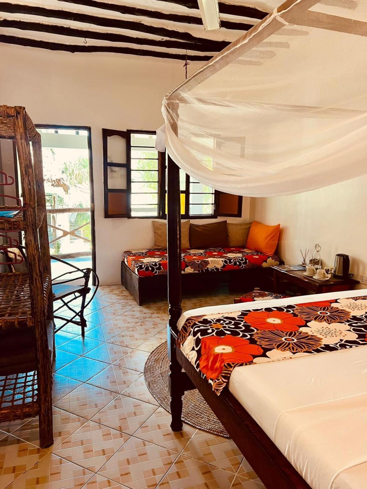 Helwas Zanzibar Beach Hotel Bwejuu Exterior photo