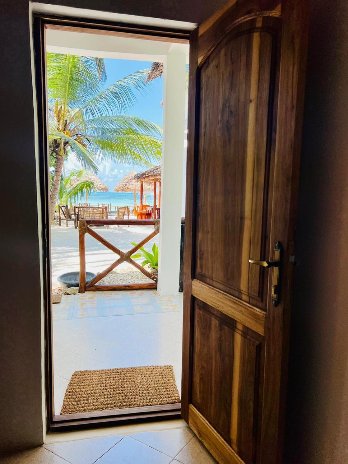 Helwas Zanzibar Beach Hotel Bwejuu Exterior photo