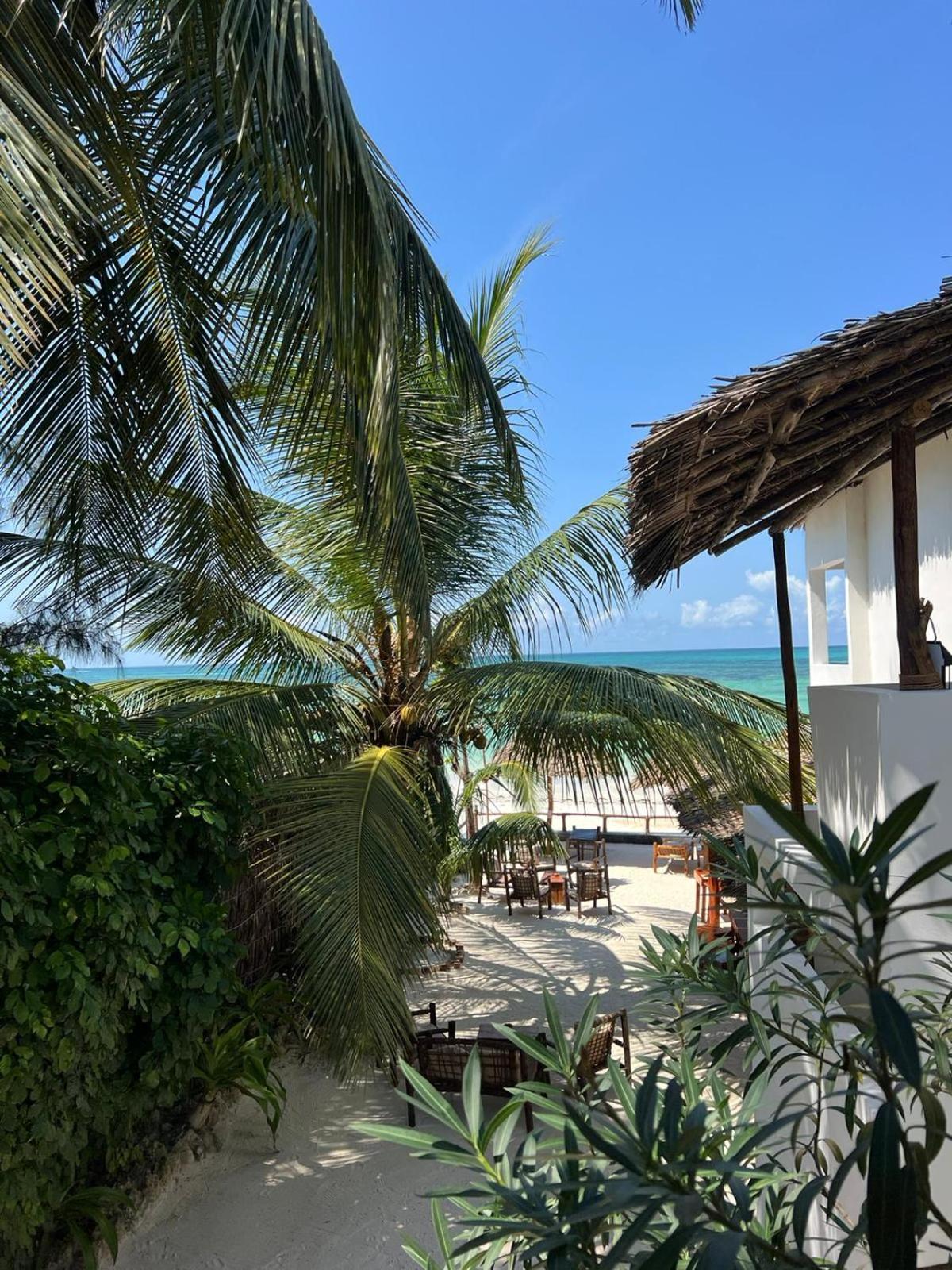 Helwas Zanzibar Beach Hotel Bwejuu Exterior photo